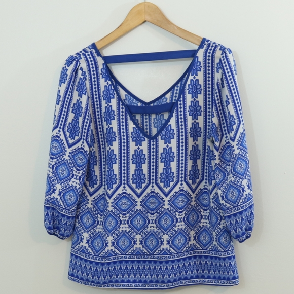 Myan Printed Cutout Back Top - Picture 4 of 8